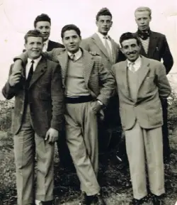 antenati animati prima dopo foto gruppo amici 1950